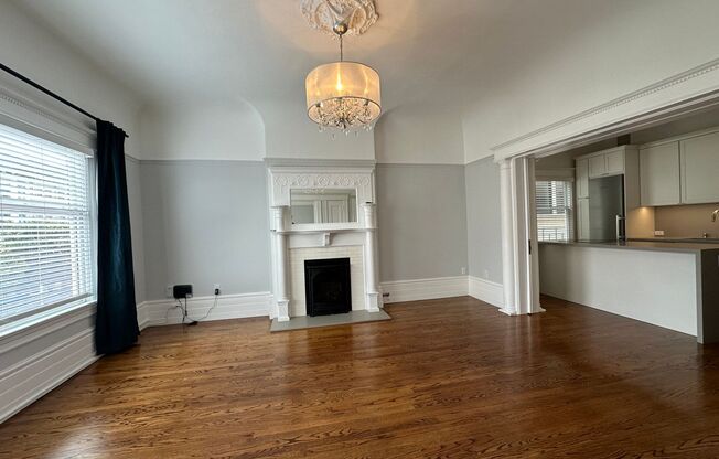Pacific Heights 2bd/1ba condo apartment with parking