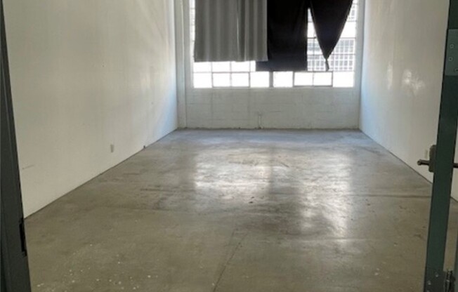 Studio, 1,000 sqft, $1,500, Unit 504