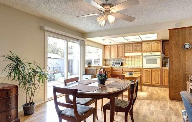 Union City 4 Bed | Master Suite | Perfect Backyard!