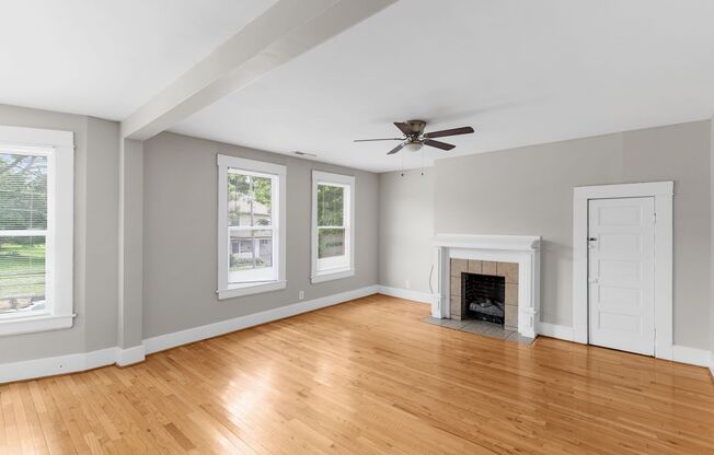 2 beds, 2 baths, 892 sqft, $1,350, Unit 1