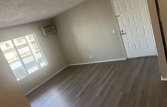 1 bed, 1 bath, 708 sqft, $1,660