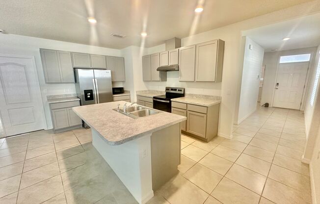 Deltona - 3 Bedroom, 2 Bathroom - $2,195.00