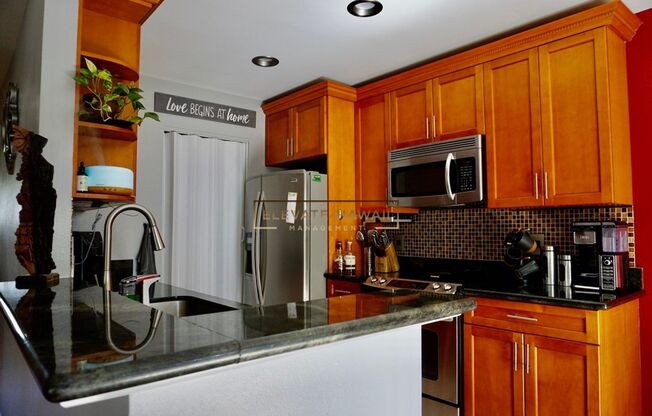 CHARMING & MODERN 2 BED 2 BATH 2 PARKING TOWNHOME IN WAIKELE!