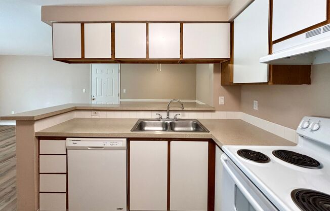 2 beds, 2 baths, 982 sqft, $1,675, Unit 533