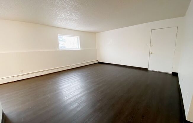 1 bed, 1 bath, $1,095, Unit B