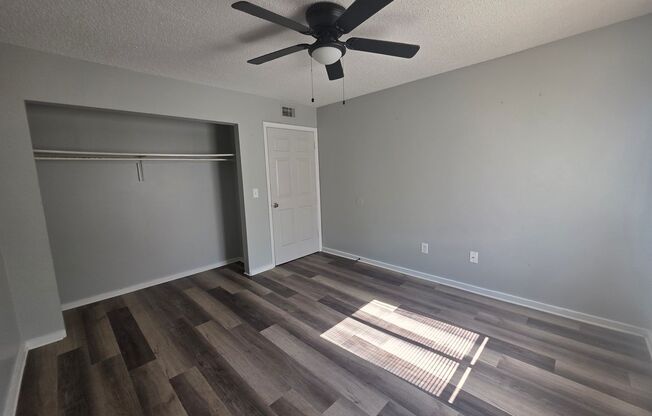2 beds, 2 baths, $995, Unit E9