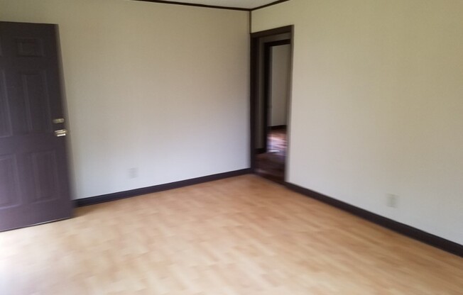 Knoxville 37915 - James White Parkway Area, 2 bedroom, 1 bath home - Contact Brad Croisdale (865) 805-9964