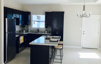 2 beds, 2 baths, 975 sqft, $1,100, Unit 3