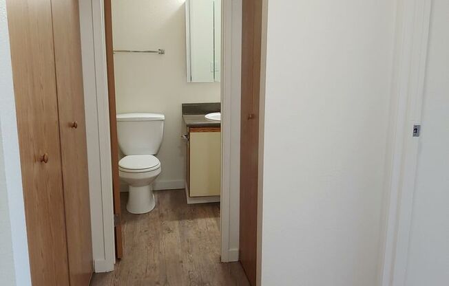 1 bed, 1 bath, 610 sqft, $1,650, Unit B304