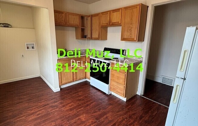 921 N MAIN ST
