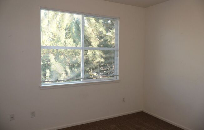 Love Where You Live – 2 Bed Condo in the Heart of Loveland