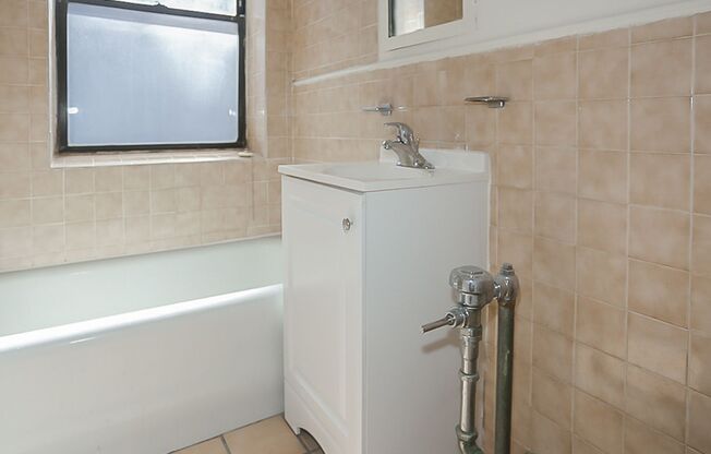 Studio, 1 bath, 423 sqft, $1,635, Unit 540-2C