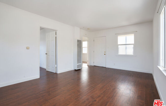 6414 1/2 10 AVE