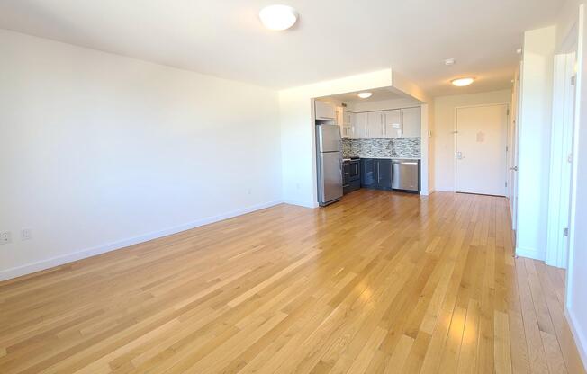 52 5 QUEENS BLVD