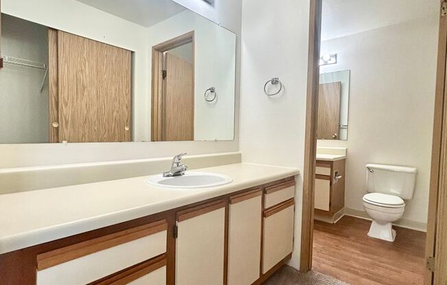 2 beds, 1 bath, 819 sqft, $1,786, Unit B203