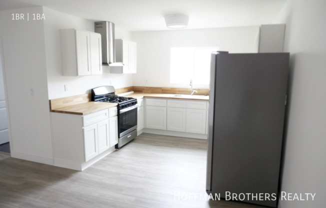 923 W 41st Drive