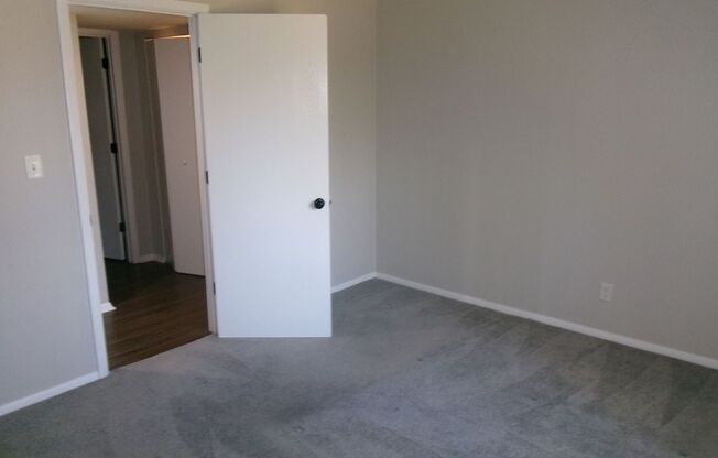 1 bed, 1 bath, 755 sqft, $1,134, Unit 5704G