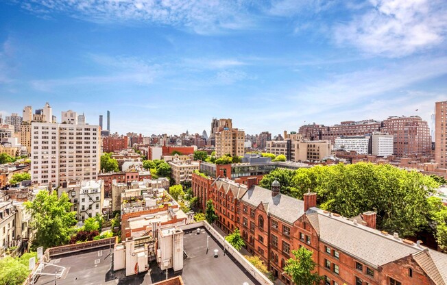 433 W 21 ST