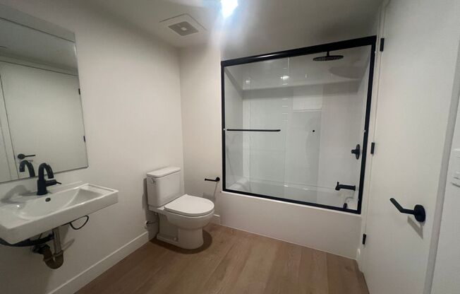 Studio, 1 bath, 480 sqft, $2,041