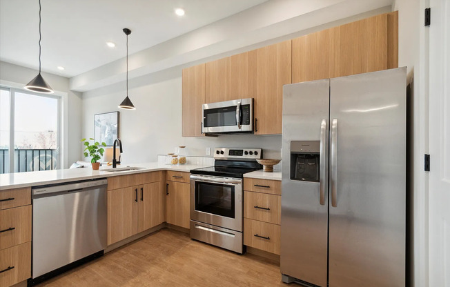 2 beds, 2 baths, 895 sqft, $2,150, Unit Unit 404