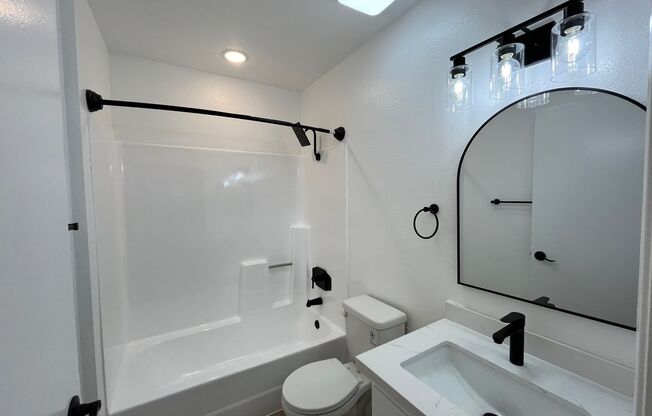2 beds, 2 baths, 900 sqft, $1,998, Unit 327