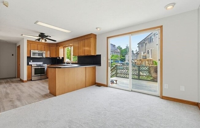 3 beds, 2.5 baths, 2,490 sqft, $3,700, Unit 22