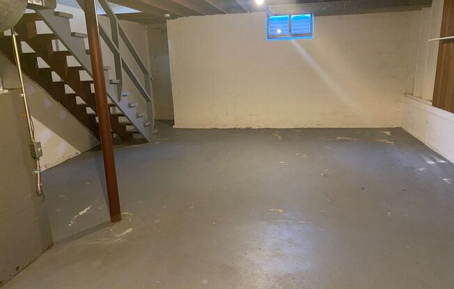 2 beds, 1 bath, 1,377 sqft, $1,625, Unit TH24