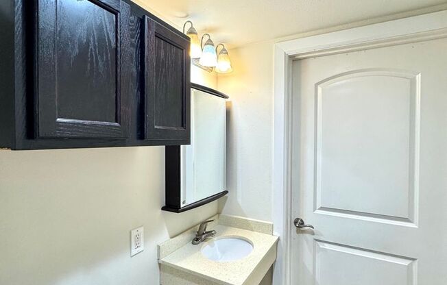 1 bed, 1 bath, 350 sqft, $1,150, Unit 216