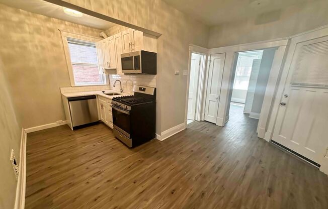 2 beds, 1 bath, 1,250 sqft, $1,250