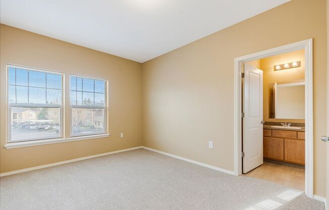 2 beds, 2 baths, 1,005 sqft, $1,400, Unit 5945-201