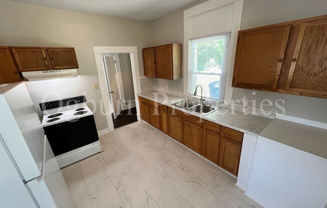 3 beds, 1 bath, $1,295