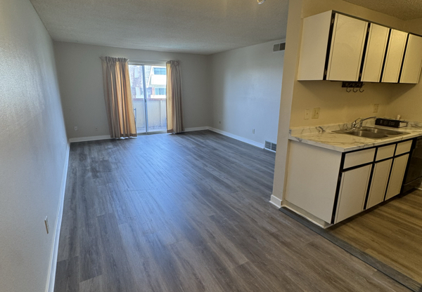10211 URA LN