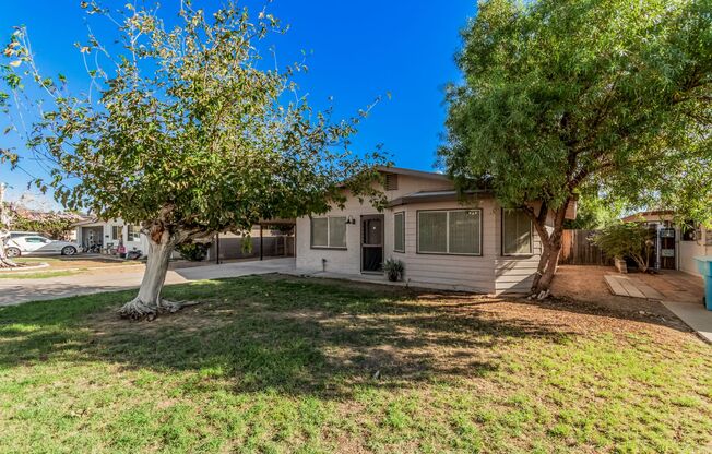 2409 W Cortez Ave,  Charming 3 Bedroom Home