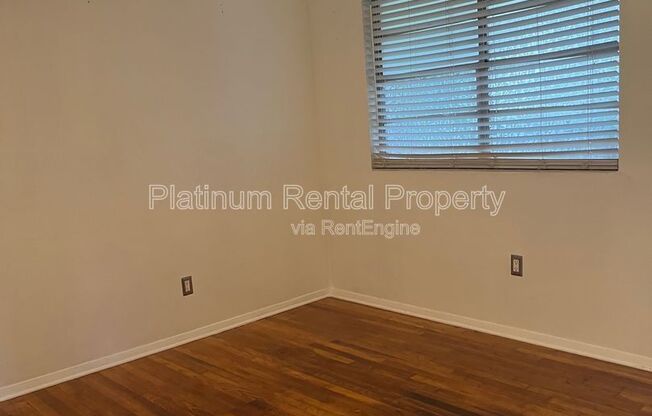 1 bed, 1 bath, 550 sqft, $1,000, Unit 6