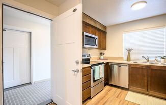 2 beds, 2 baths, 956 sqft, $1,795, Unit 115