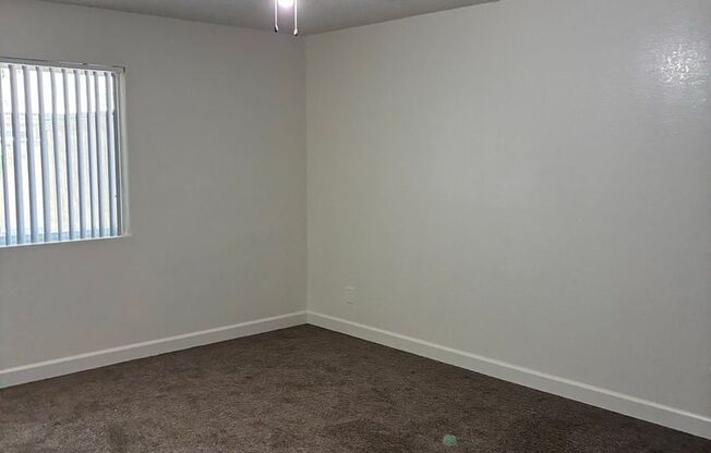 2 beds, 1 bath, 992 sqft, $1,325, Unit 1632-151