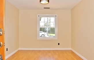 3 beds, 1 bath, $3,850