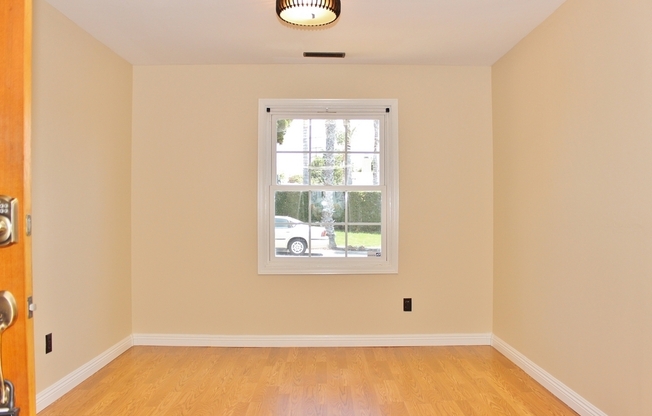 3 beds, 1 bath, $3,850