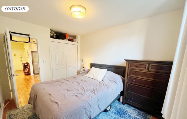 2 beds, 1 bath, $4,400, Unit PH6R