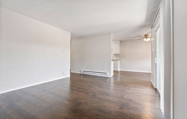 2 beds, 1 bath, 864 sqft, $1,349, Unit #30
