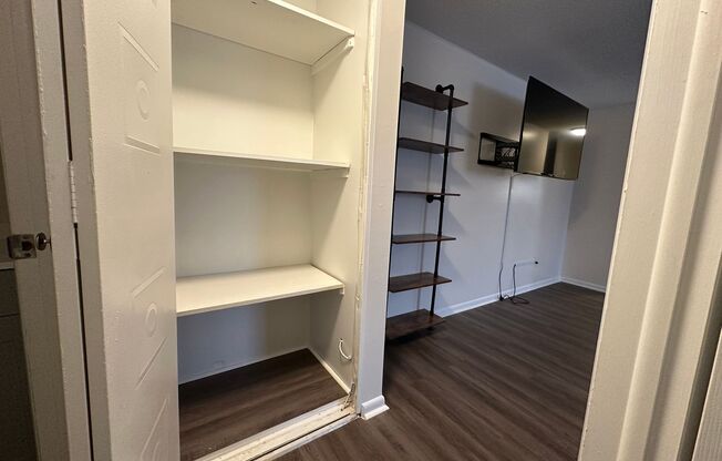1 bed, 1 bath, 600 sqft, $1,300, Unit Apartment 22