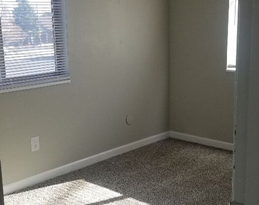 2 beds, 1 bath, $1,495, Unit FED-4601