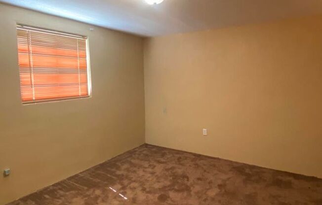 2 beds, 1 bath, 2,178 sqft, $950, Unit 201