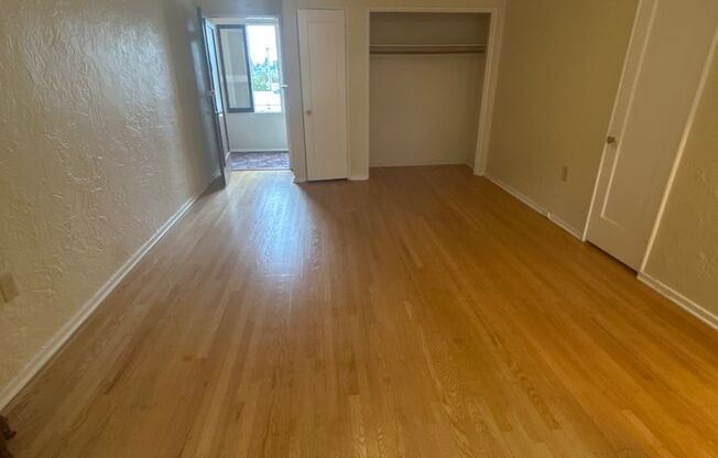 Studio, 1 bath, 420 sqft, $1,795, Unit 16