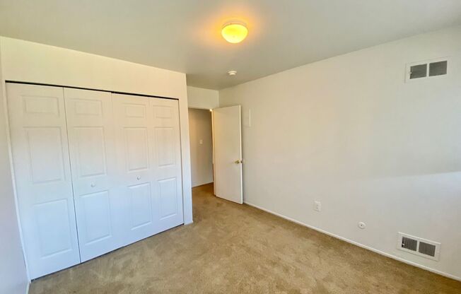 1 bed, 1 bath, 700 sqft, $1,075, Unit #102