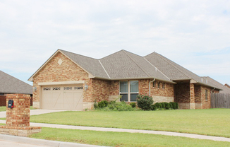 Great Home located in Dove Creek!!