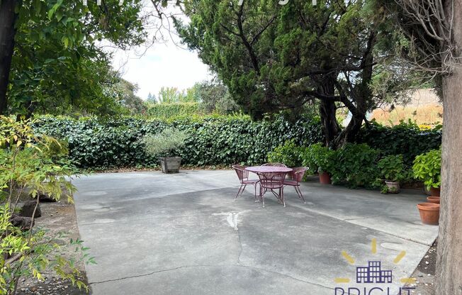 Karbet Apartments