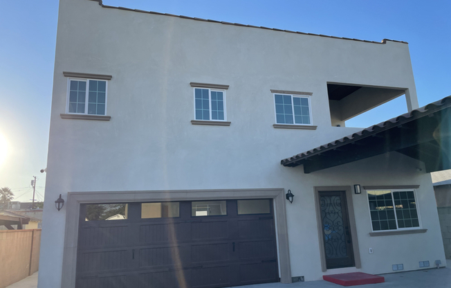 403 S BURRIS AVE