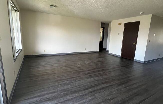 3 Bedroom, 1 Bathroom Upstairs Apartment in the South Suburbs!