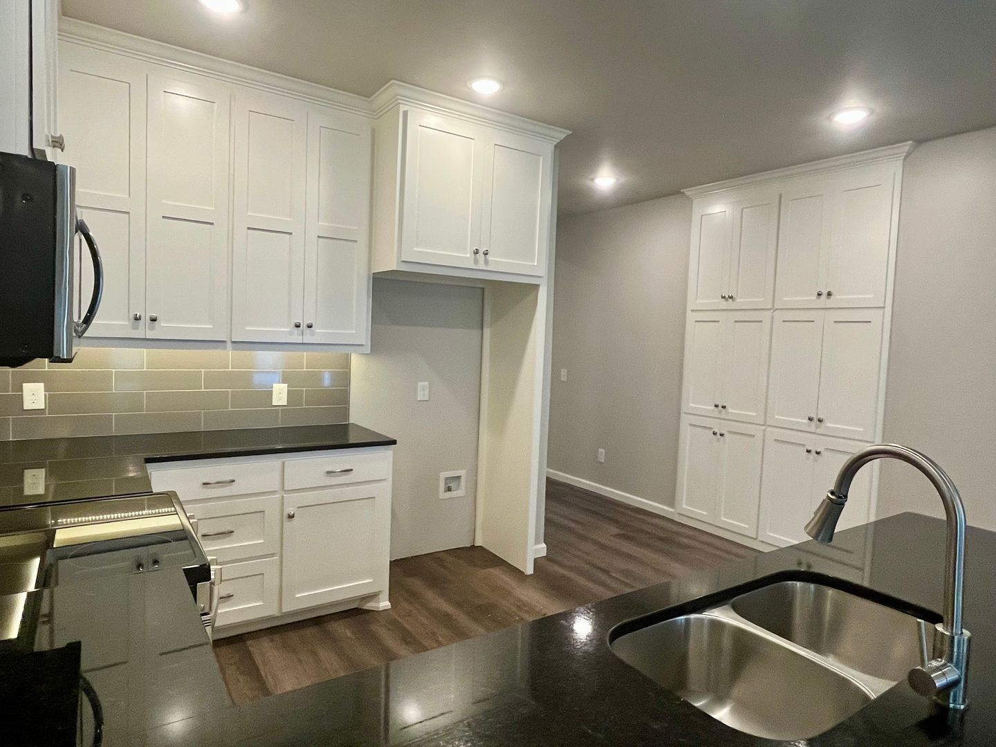 Beautiful 2 Bed 2 Bath!